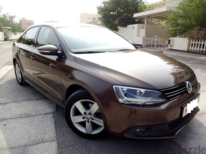 Volkswagen Jetta Full Option 2.0L Well Maintained Car For Sale 12