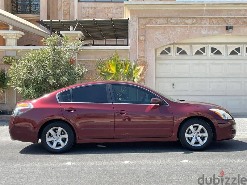 2010 modelNissan Altima 2