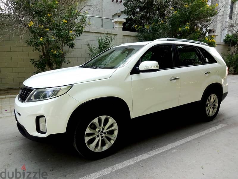 Kia Sorento 3.5 L V6 7 Seat White 2014 Well Maintained Urgent Sale 8