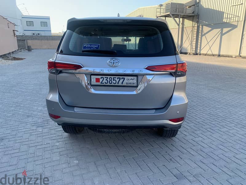 Toyota Fortuner 2.7LTR - 2019 3