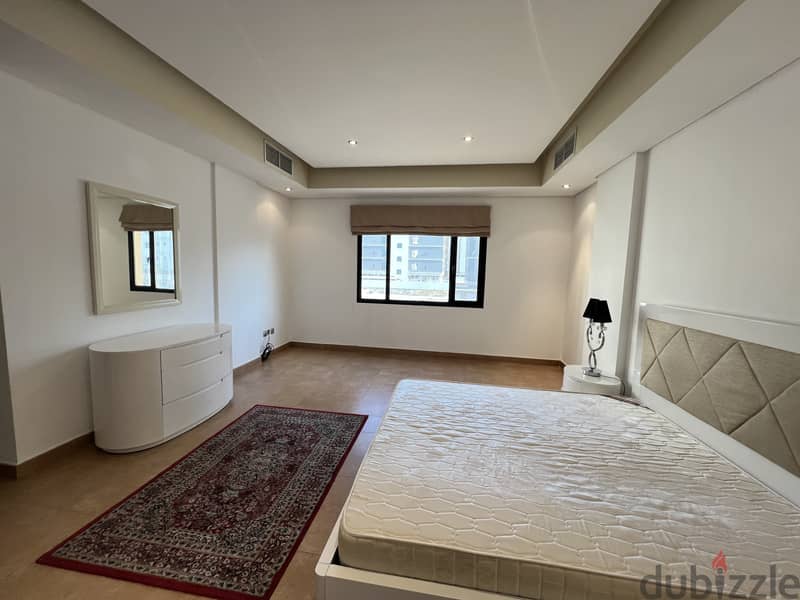 Spacious | Maid Room| Balcony| Pool &Gym- FF 5