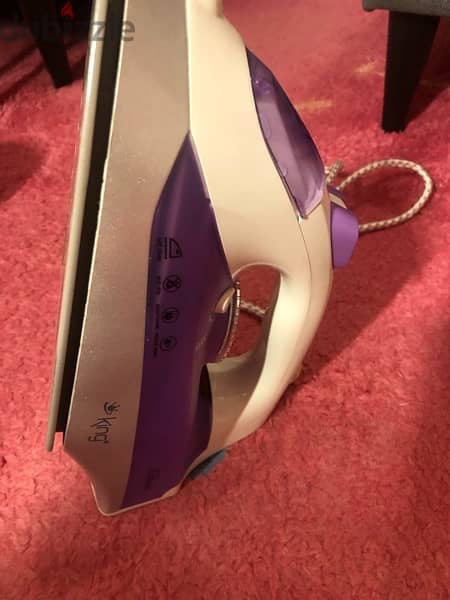 King brand steam iron 1