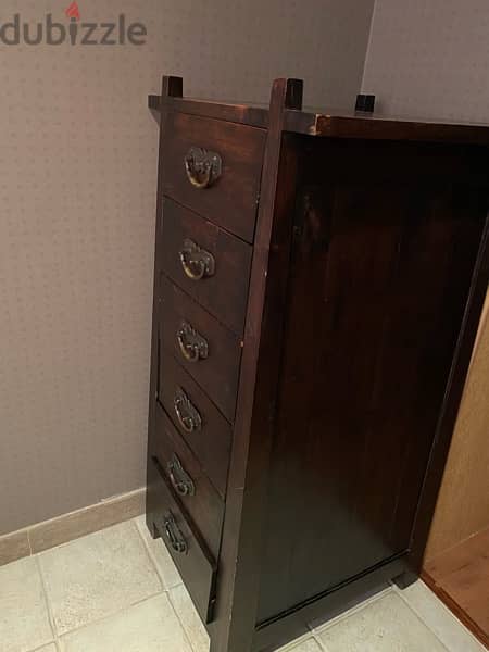 Solid wood Antique piece with deep drawers from Marina 2