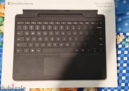 Brand new Surface pro-Singnature keyboard-Seal opened 0