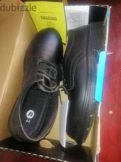 Safety shoes size 44 new  dont use 0