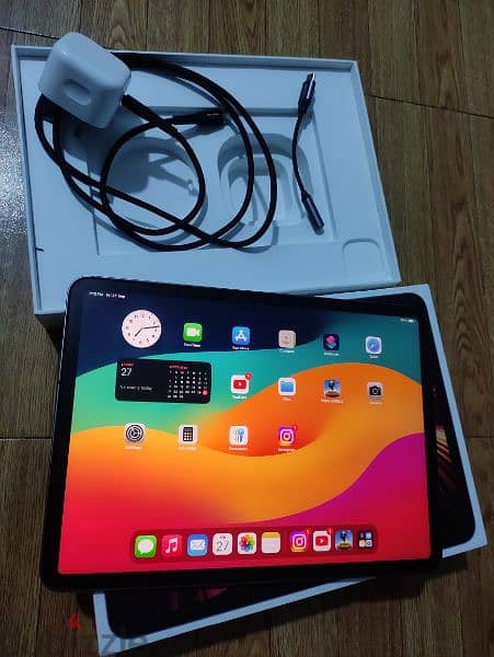 Ipad pro m1 11 inch 3rd generation data + WiFi 5g  sim 10/9 condition 2