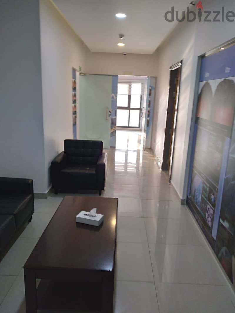 مكتب أو عيادة للايجار- الرفاع بوكوارةOffice or Clinic for rent riffa 3