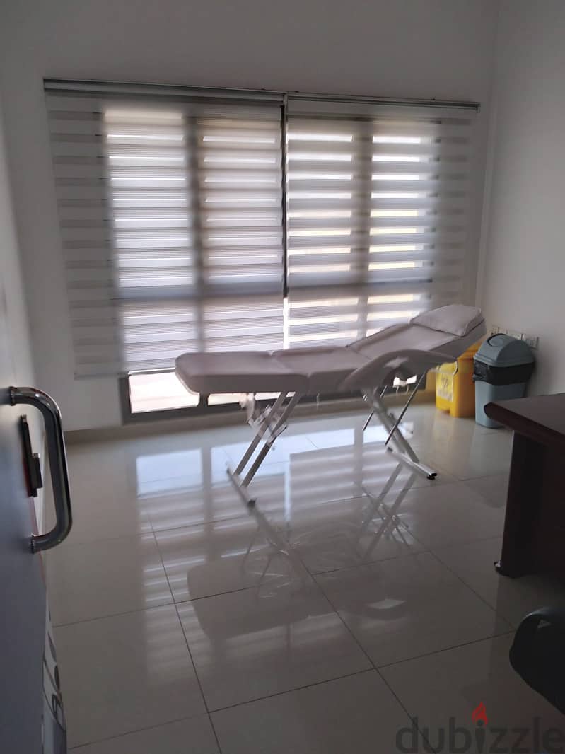 مكتب أو عيادة للايجار- الرفاع بوكوارةOffice or Clinic for rent riffa 5