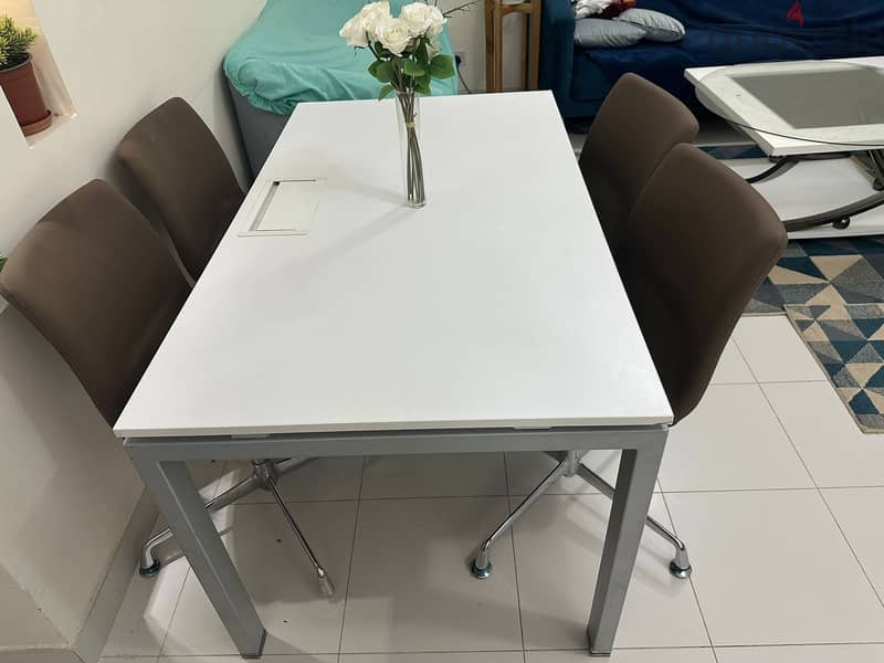 White Table with Steel legs can be desk / working / Dining with 4 cha 2