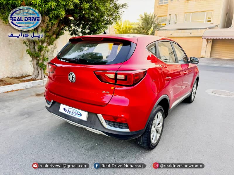 MG ZS 2019,  & TOYOTA YARIS 1.5E Year-2019 9