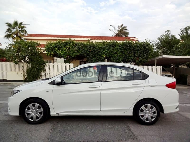 Honda City 1.5 L 2018 White Single User Well Maintained Urgent Sale 2