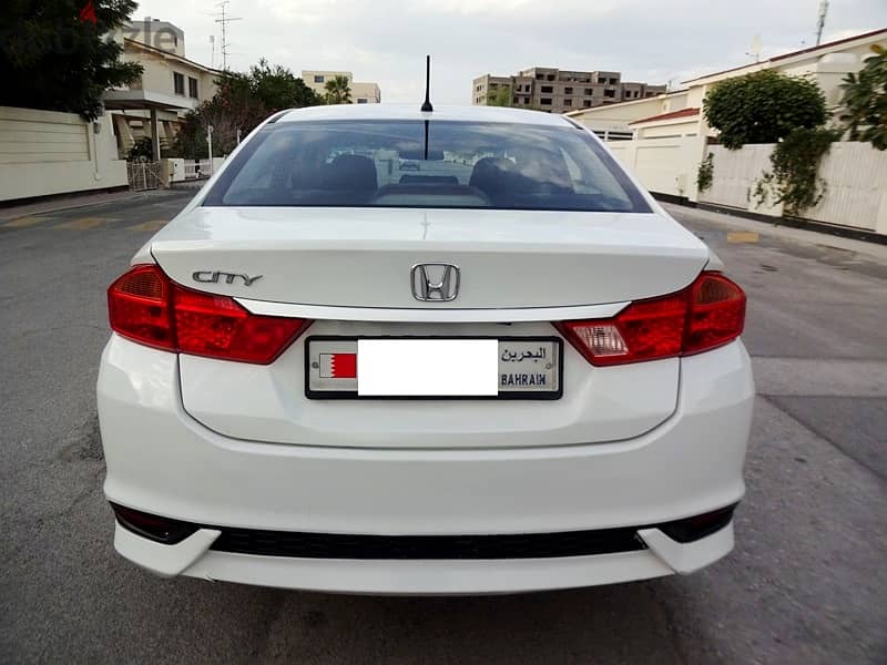 Honda City 1.5 L 2018 White Single User Well Maintained Urgent Sale 3