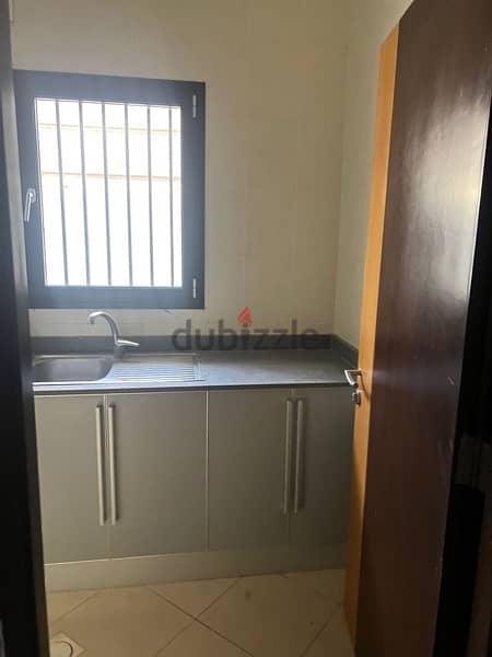 studio flat for rent in Janabyah 2