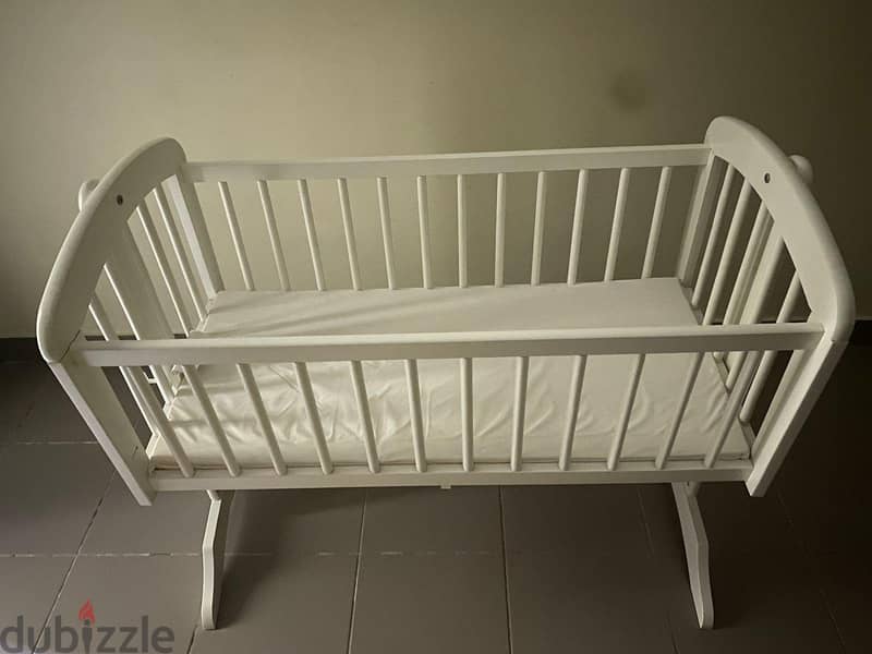 Juniors kent wooden cradle with mattress 2