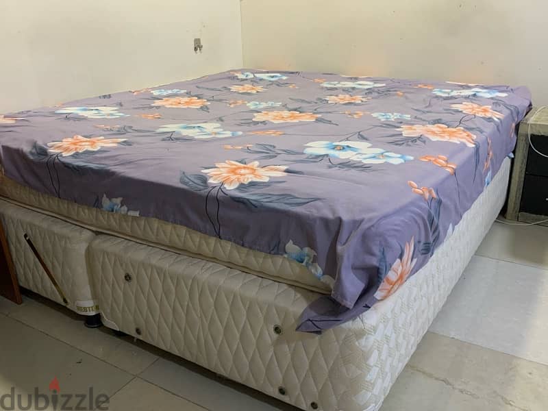 queen size bed 2