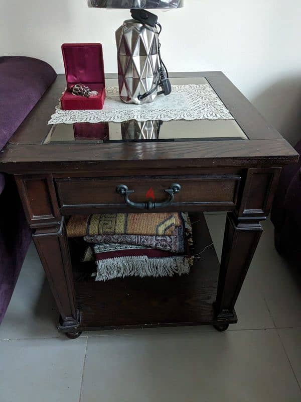 Coffee Table set of 3 for Sale: BHD 25 2