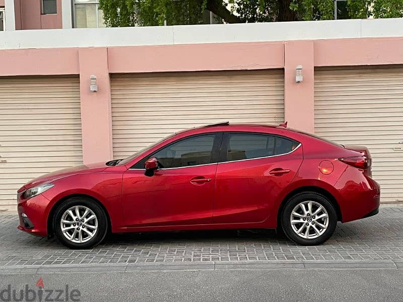 2015 model Full option Mazda 3 2