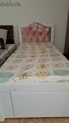 single bed,