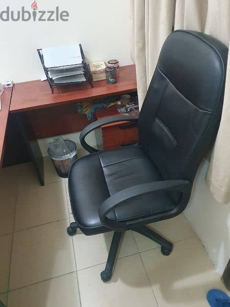 High Quality Office Table With Chair 1