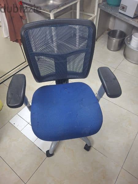 office chair only few days used 3