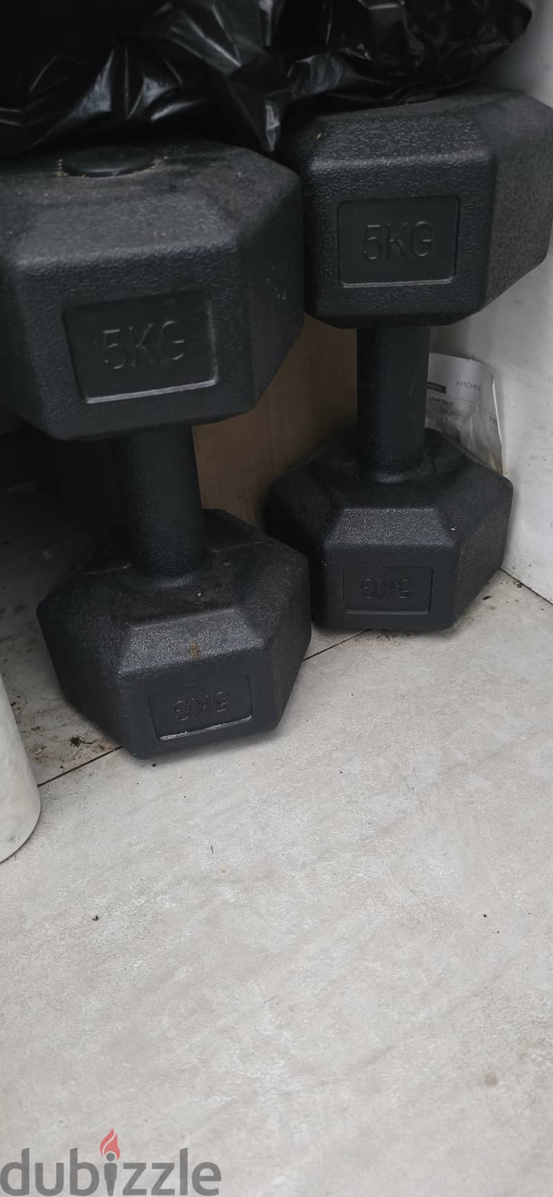 Dumbell 5kg each total 10 kg. . almost new 0