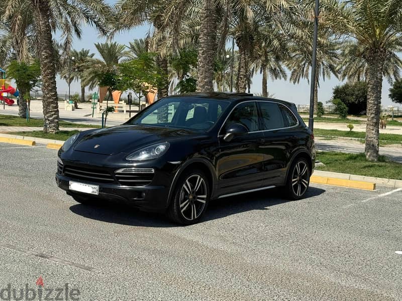 Porsche Cayenne S 2013 black 1