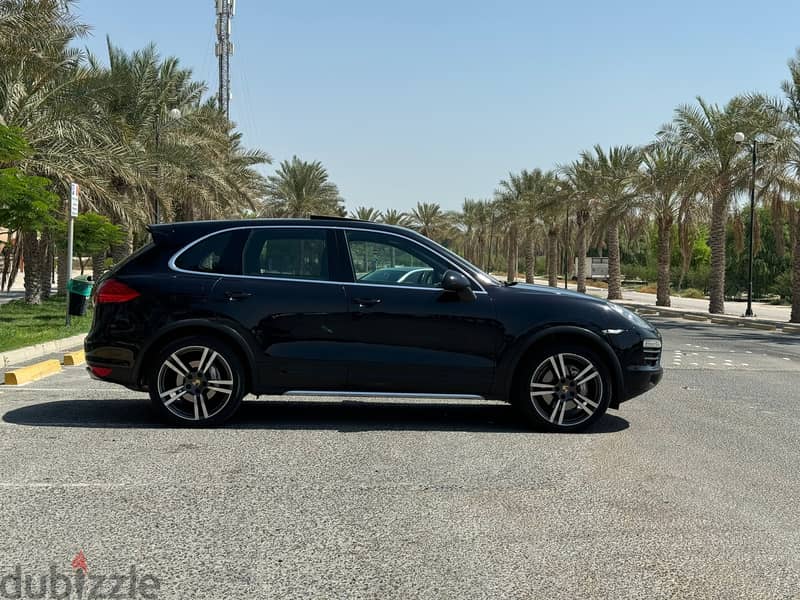 Porsche Cayenne S 2013 black 2