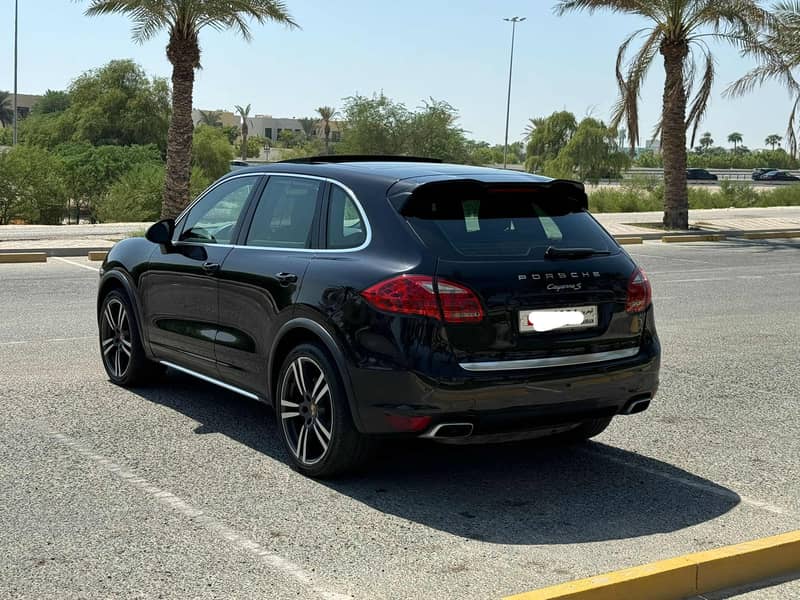 Porsche Cayenne S 2013 black 5