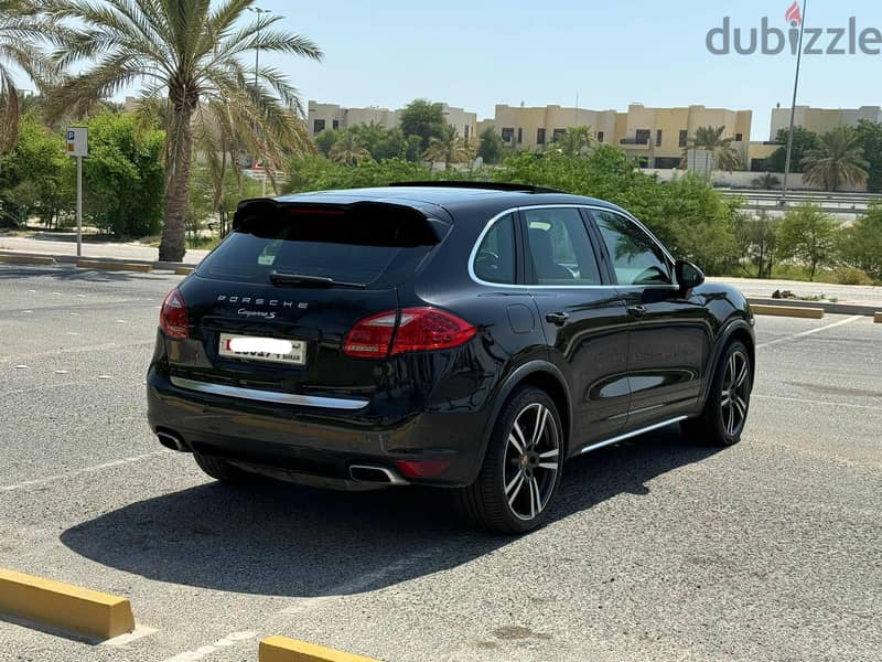 Porsche Cayenne S 2013 black 6