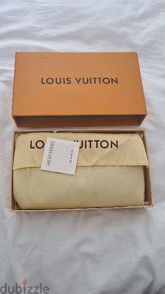 Not Original- LV cross bag 1