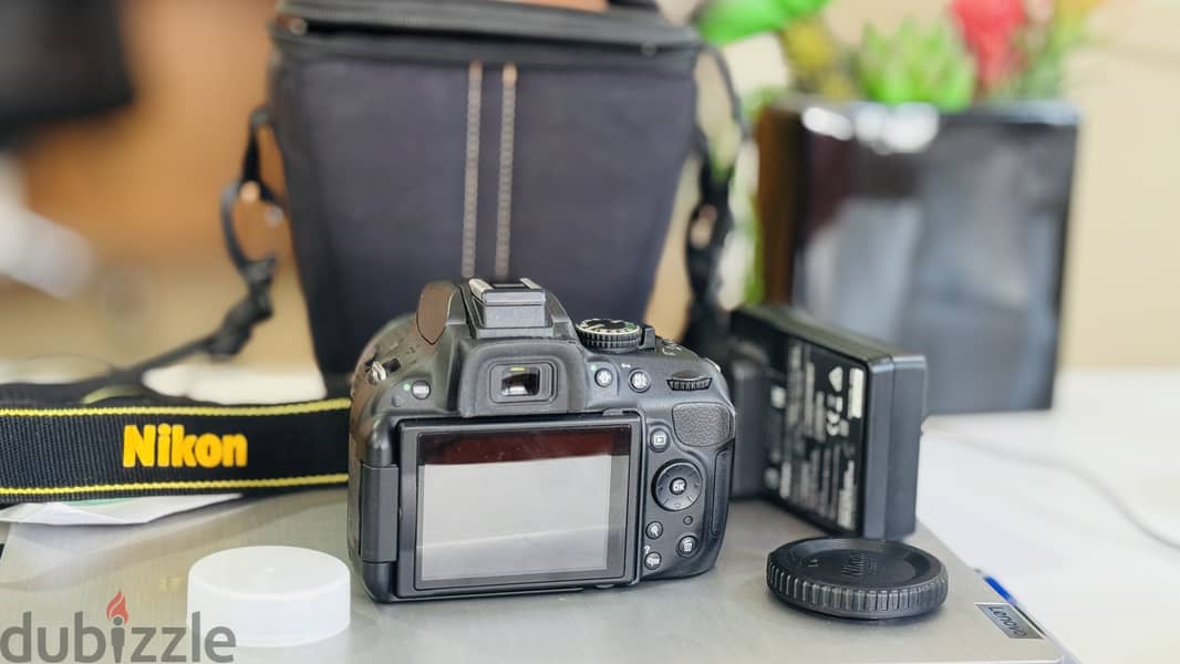 Nikon camera ( same like new) 6