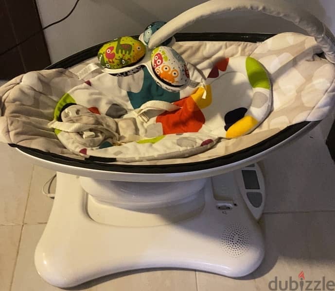 4moms mamaRoo swing with newborn insert 2