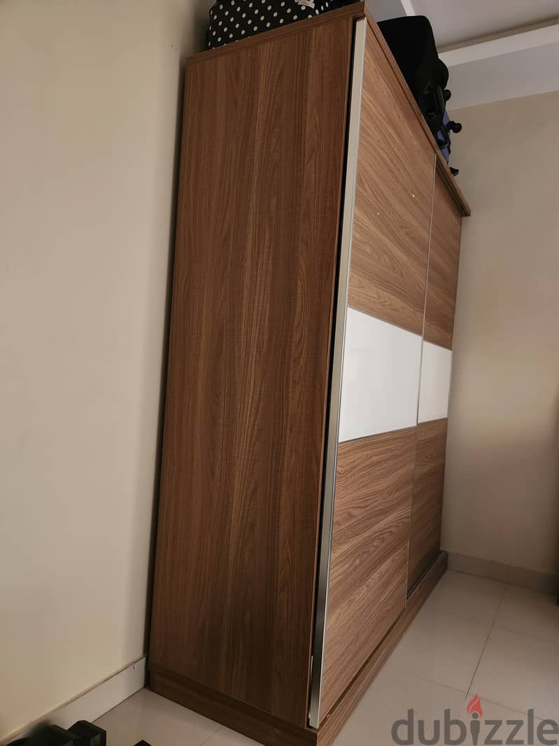 Bed & Wardrobe Clean 3