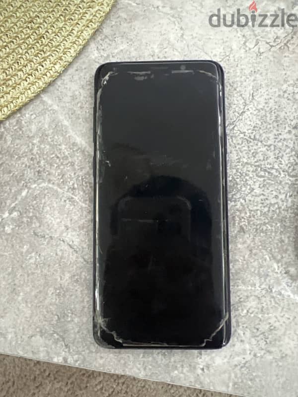 samsung S9+(used) with 2 free covers 1