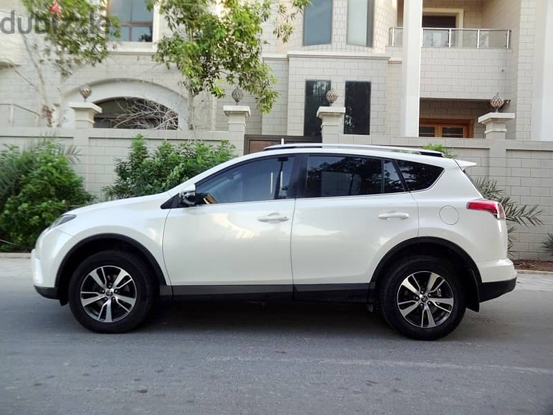 Toyota Rav 4 2.5 L 2016 White  Single User Well Maintained Urgent Sale 2