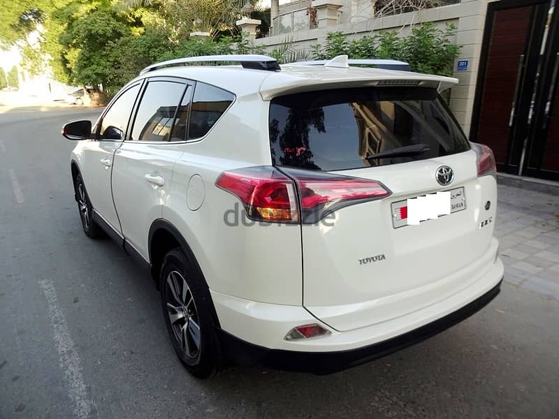 Toyota Rav 4 2.5 L 2016 White  Single User Well Maintained Urgent Sale 3