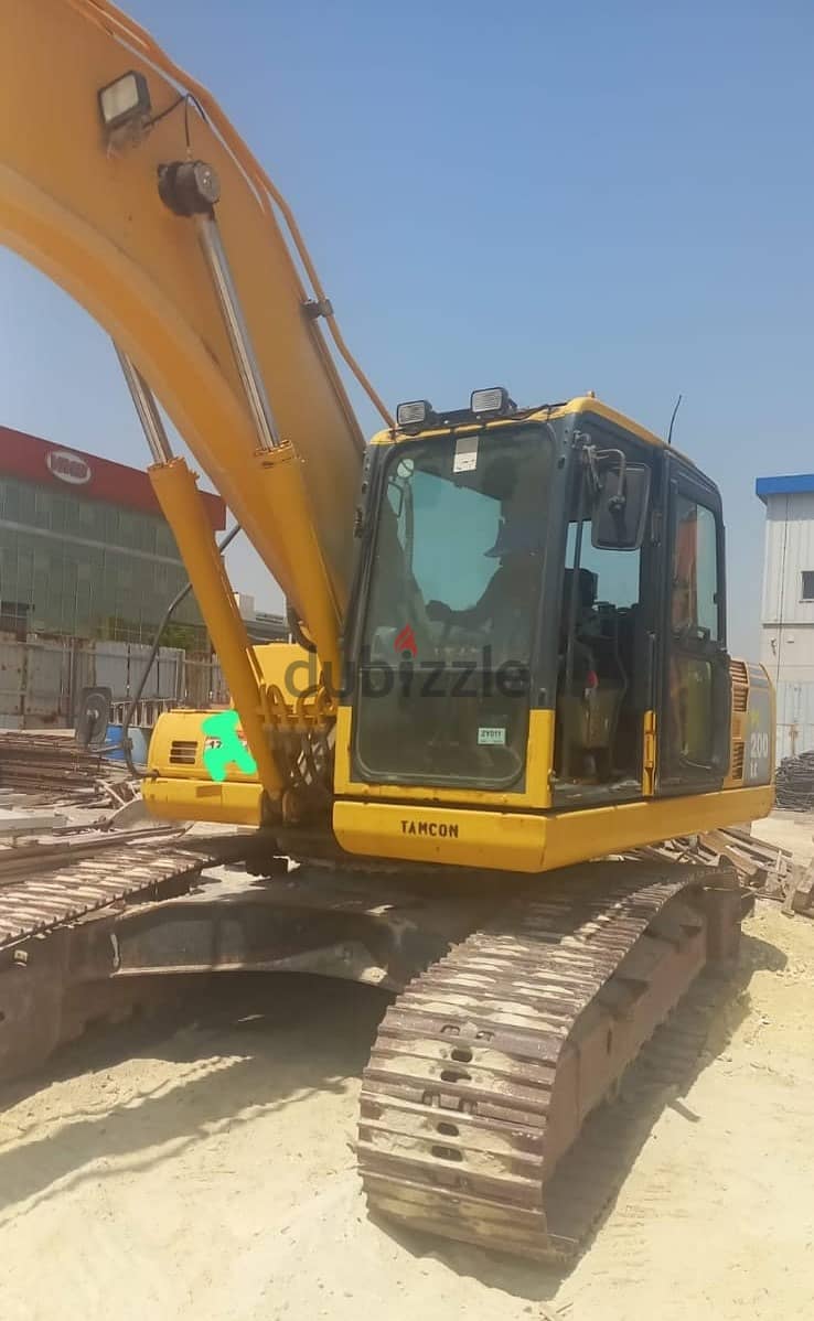 KOMATSU EXCAVATOR  IN EXCELLENT CONDITION FOR SALE 1