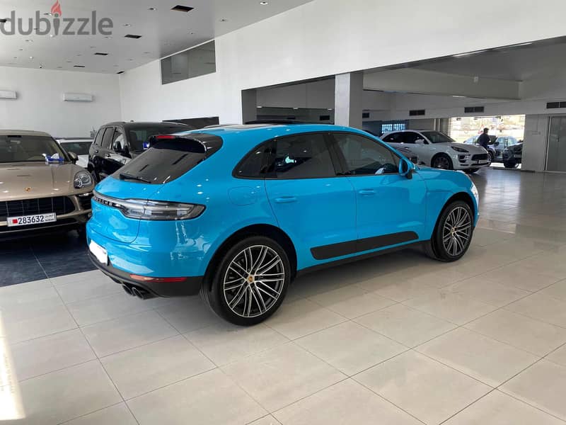 Porsche Macan 2021 blue 5