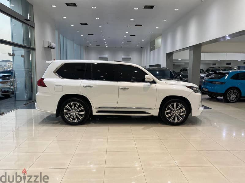 Lexus LX 570S 2016 peral 2