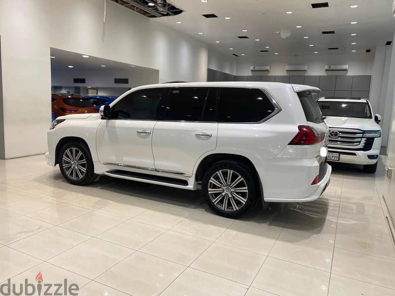 Lexus LX 570S 2016 peral 6