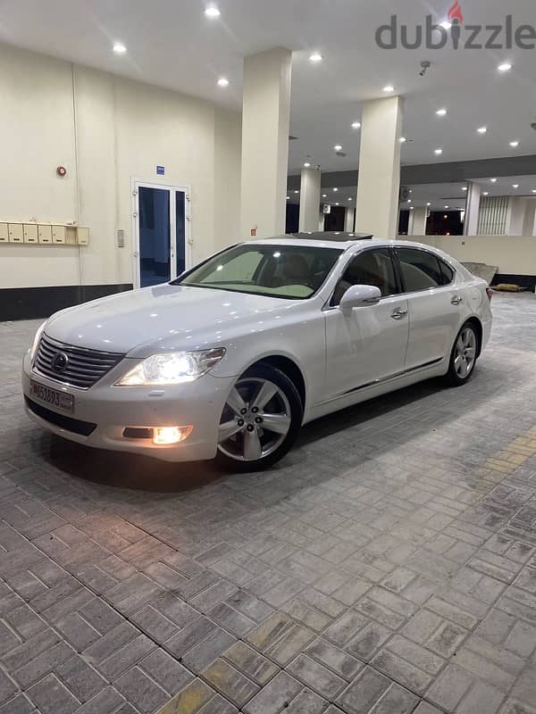 Lexus LS-Series 2010 1