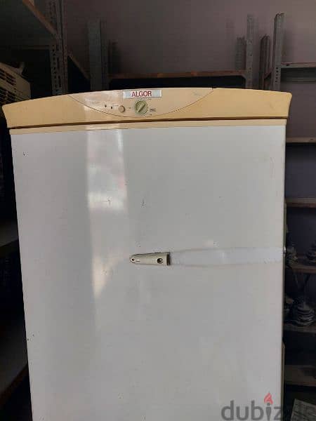 Good condition fridge 5