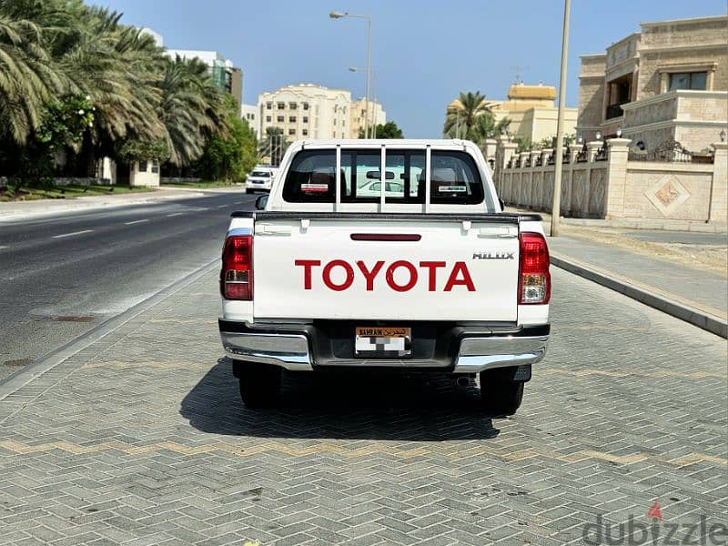 TOYOTA HILUX 2021 DOUBLE CABIN AUTOMATIC PICK-UP 4