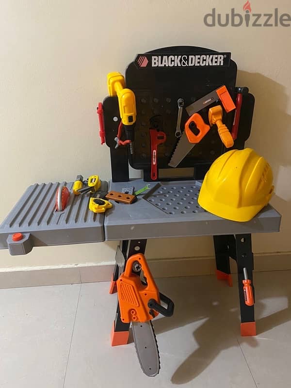 Black&Decker children battery operated carpentry set with full tools 1