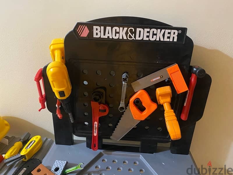 Black&Decker children battery operated carpentry set with full tools 4