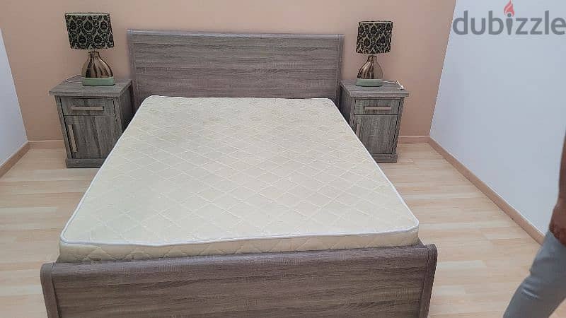 queen bed with matress and side tables 0