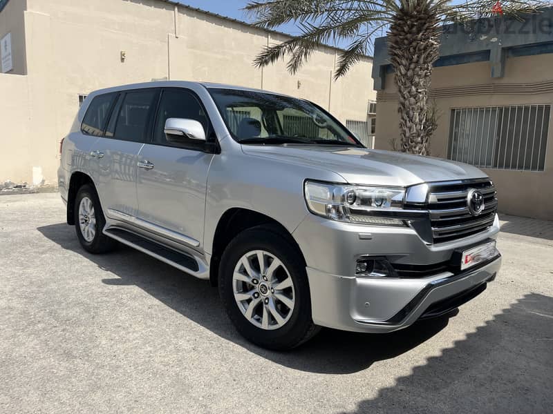 Toyota Land Cruiser 2016 GXR V8 2