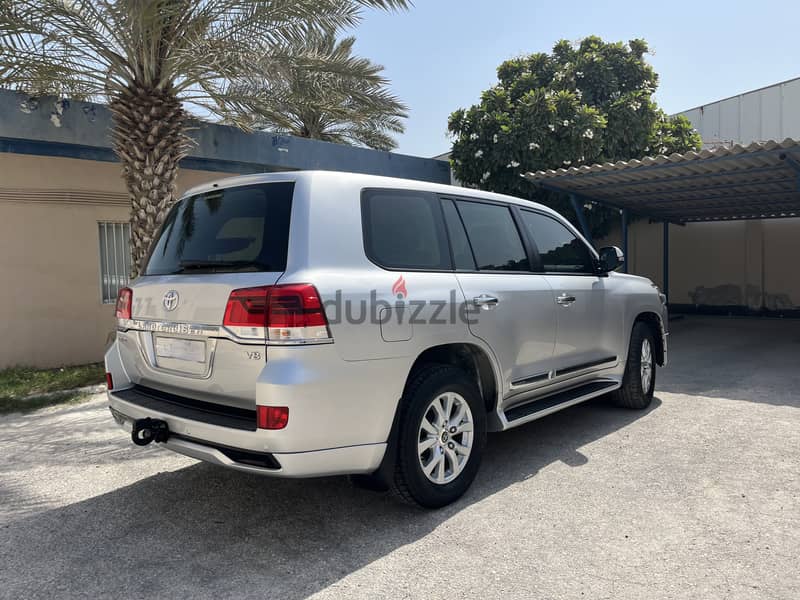 Toyota Land Cruiser 2016 GXR V8 3