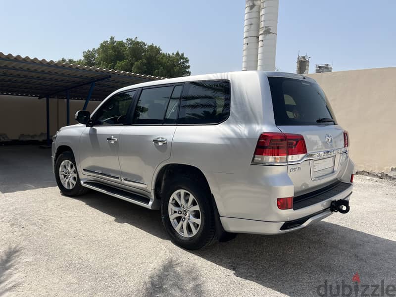 Toyota Land Cruiser 2016 GXR V8 4