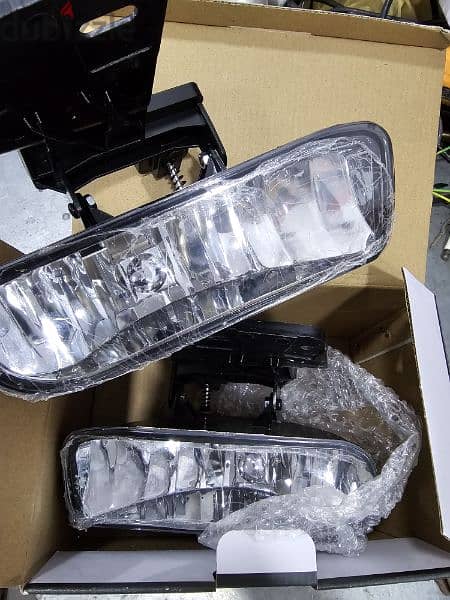 yukon 00-06 fog lights 0